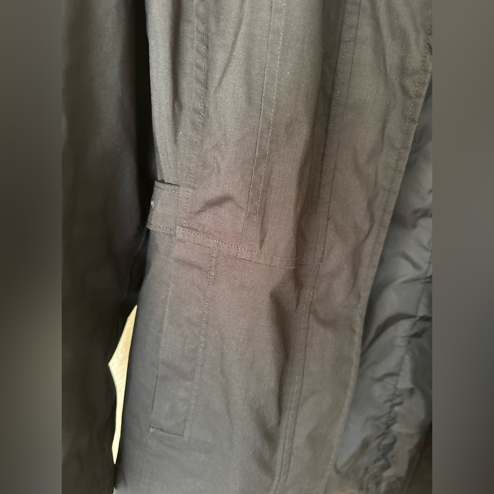 The North Face Women's Charcoal Utility Jacket - Picture 4 of 7